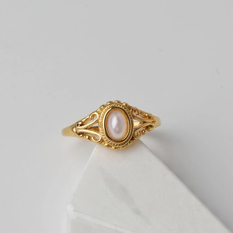 VINTAGE PEARL RING